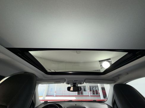 Used 2020 Jeep Cherokee Latitude Plus w/ Comfort/Convenience Group image 23