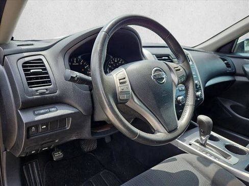 Used 2015 Nissan Altima 2.5 SV FWD image 9
