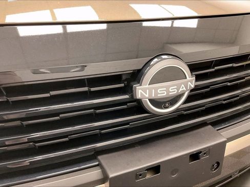 Certified 2025 Nissan Kicks SR image 27