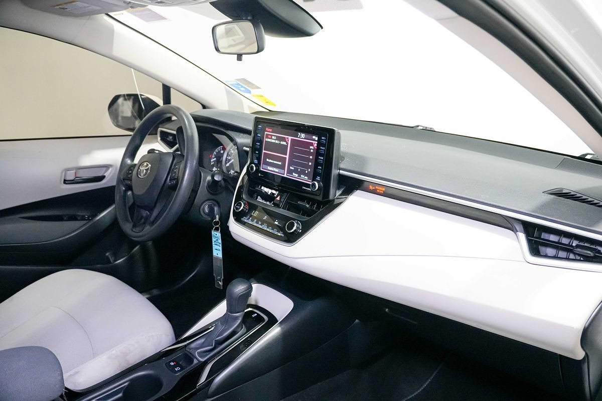 Used 2022 Toyota Corolla LE FWD image 19