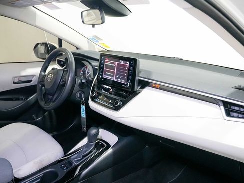 Used 2022 Toyota Corolla LE FWD image 19