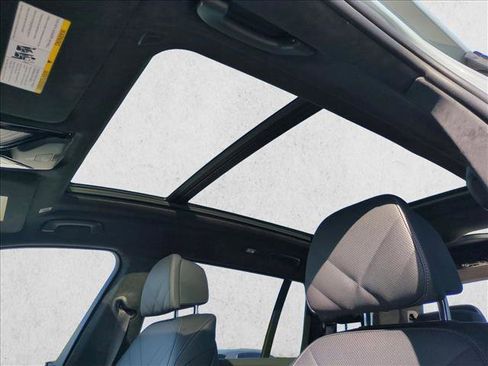 Certified 2024 BMW X7 xDrive40i w/ M Sport Package image 16