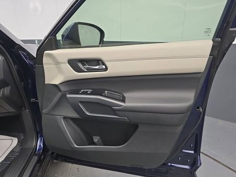 Used 2023 Nissan Pathfinder SL w/ SL Premium Package image 44