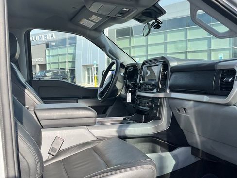 Used 2022 Ford F150 XLT w/ Trailer Tow Package image 8