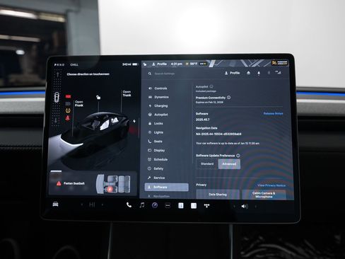 Used 2026 Tesla Model Y AWD image 35