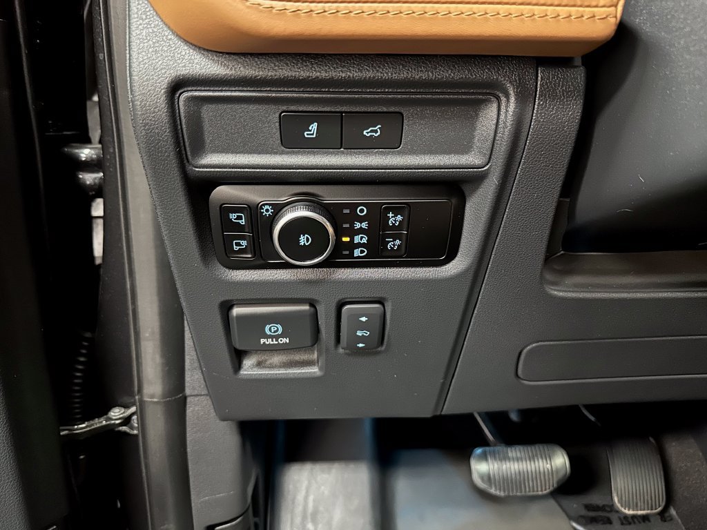 Used 2024 Ford Expedition Max Platinum AWD/4WD image 35