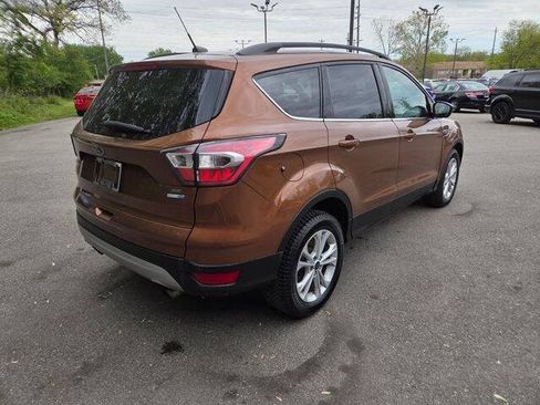 Used 2017 Ford Escape SE w/ SE Leather Comfort Package AWD/4WD image 7
