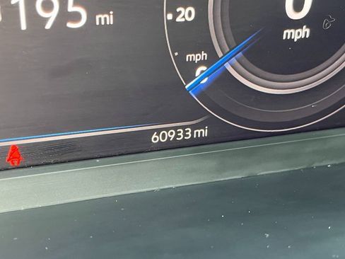 Certified 2020 Volkswagen Tiguan SEL image 2