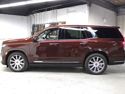 Used 2022 Cadillac Escalade Premium Luxury Platinum AWD/4WD image 4