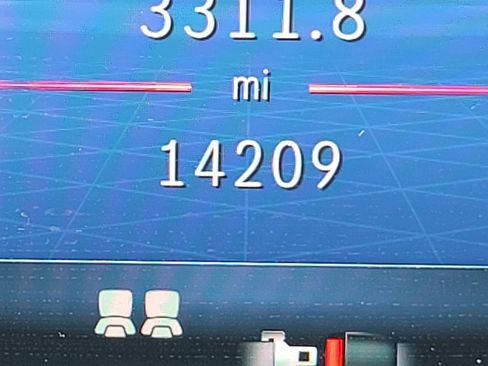 Used 2025 Mercedes-Benz GLS 450 4MATIC image 32