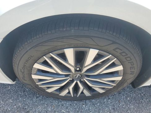 Used 2024 Nissan Altima 2.5 SV AWD/4WD image 11