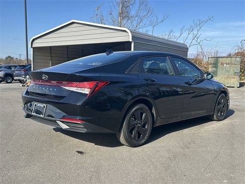 Certified 2023 Hyundai Elantra SEL image 35