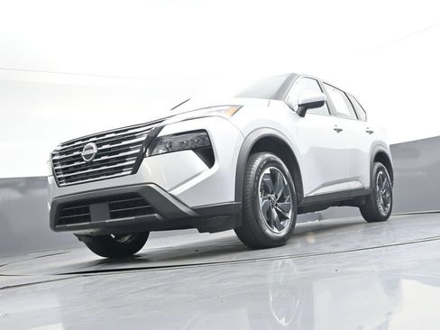 Used 2024 Nissan Rogue SV AWD/4WD image 49