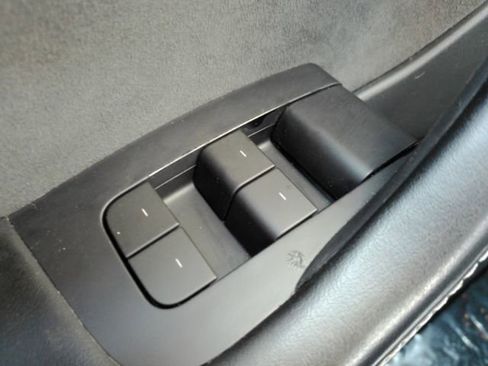 Used 2023 Tesla Model Y Long Range image 32