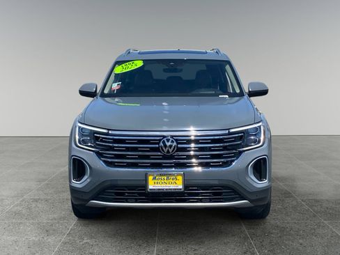 Used 2025 Volkswagen Atlas SEL AWD/4WD image 8