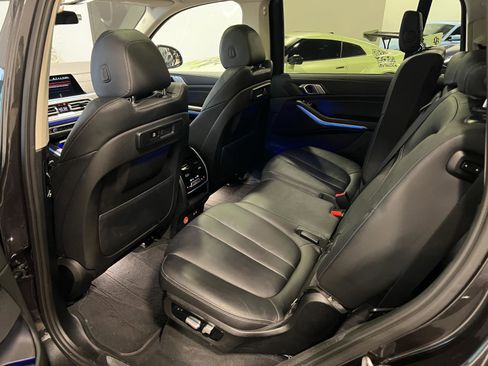 Used 2022 BMW X7 xDrive40i w/ Premium Package image 31