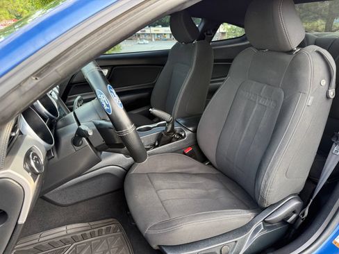 Used 2022 Ford Mustang GT RWD image 35