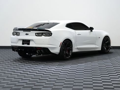 Used 2019 Chevrolet Camaro SS RWD image 6