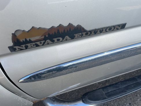 Used 2005 GMC Sierra 1500 SLE image 6