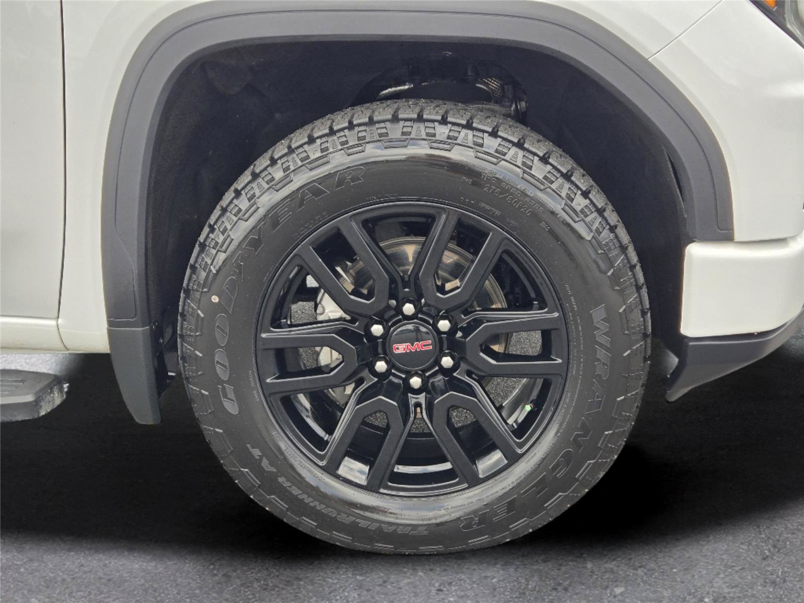 Used 2024 GMC Sierra 1500 Elevation w/ Elevation Premium Package AWD/4WD image 4