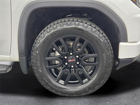 Used 2024 GMC Sierra 1500 Elevation w/ Elevation Premium Package AWD/4WD image 4