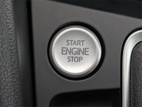 New 2026 Volkswagen Jetta SE image 30