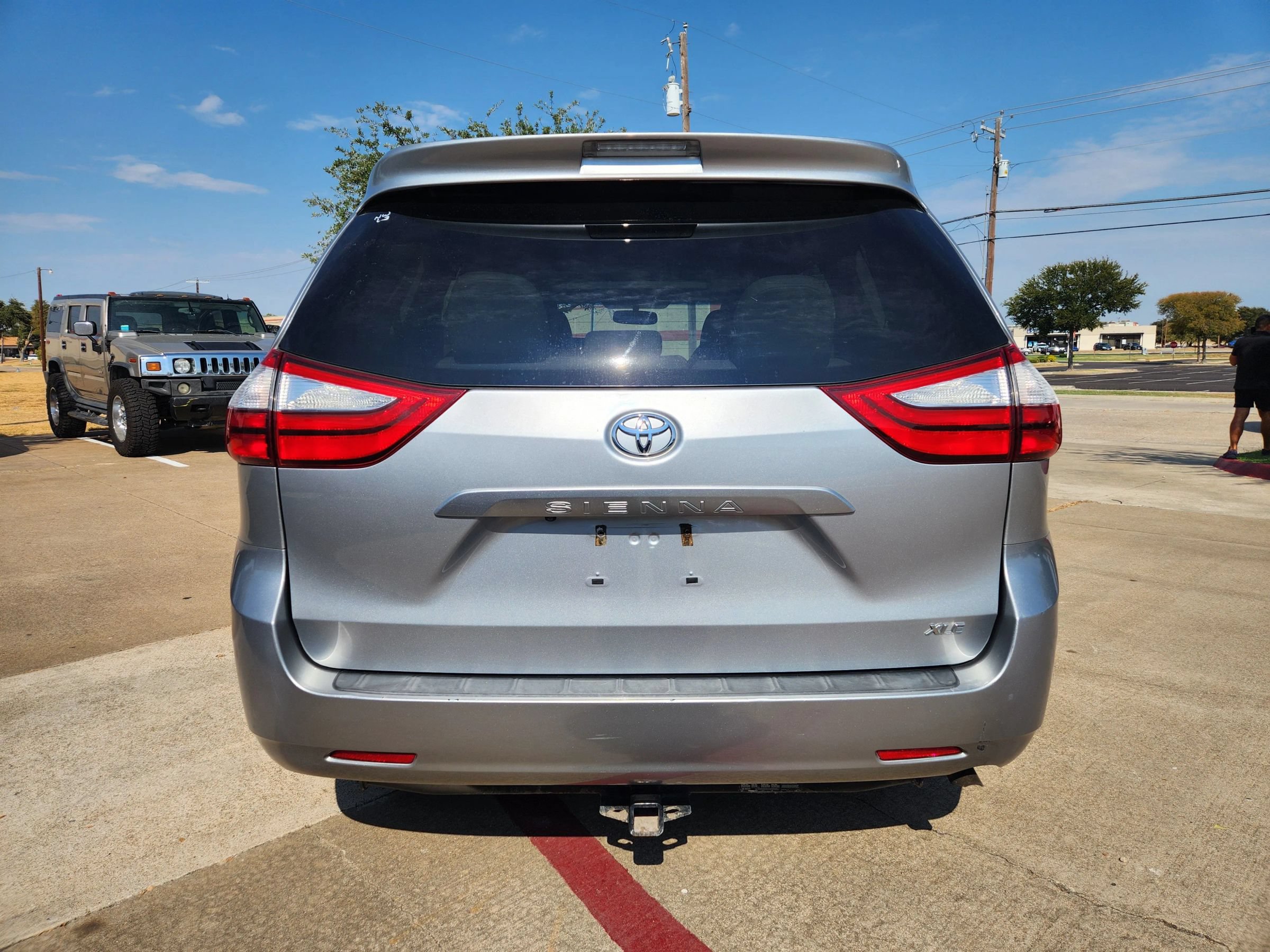 Used 2016 Toyota Sienna XLE FWD image 4