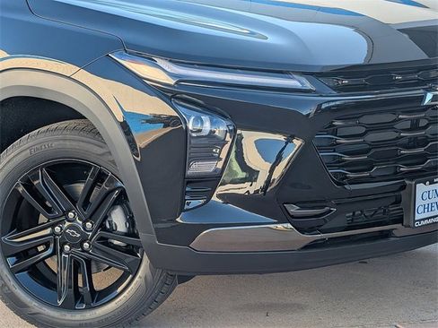 New 2026 Chevrolet Trax ACTIV image 3