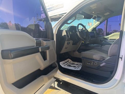 Used 2015 Ford F150 XLT w/ Equipment Group 302A Luxury image 8