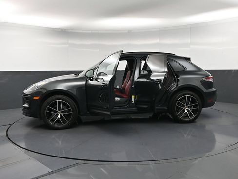Certified 2026 Porsche Macan AWD/4WD image 35