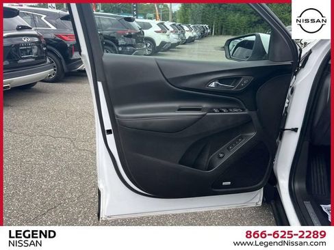 Used 2023 Chevrolet Equinox Premier AWD/4WD image 17