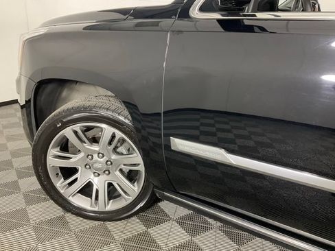 Used 2018 Cadillac Escalade Premium Luxury AWD/4WD image 34