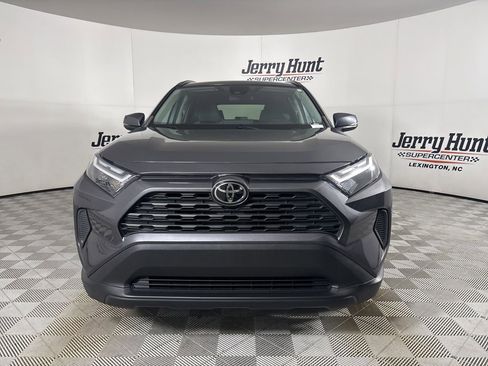 Used 2022 Toyota RAV4 XLE FWD image 2