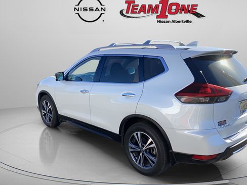 Used 2019 Nissan Rogue SV w/ Premium Package image 8