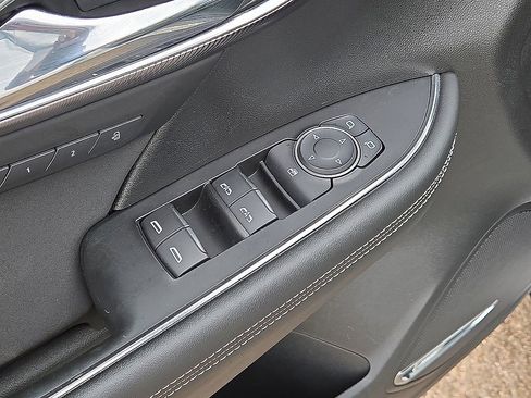 Used 2025 Buick Envision Sport Touring image 22