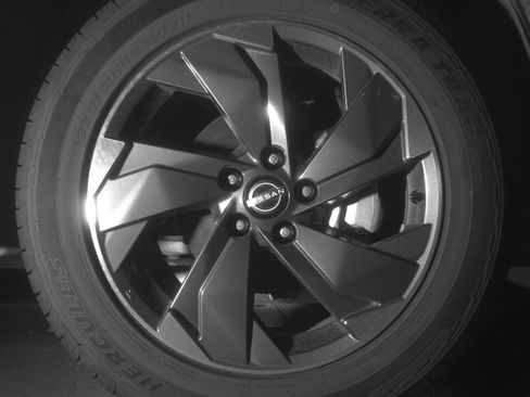 Used 2025 Nissan Rogue SV image 13