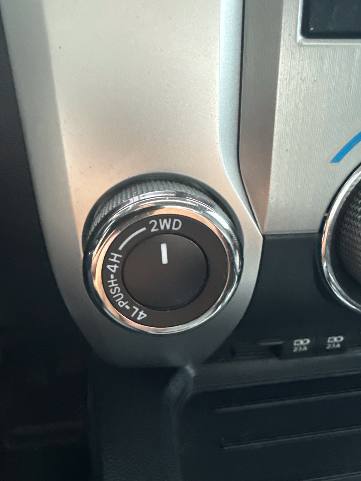 Used 2020 Toyota Tundra Limited w/ Limited Premium Package AWD/4WD image 19