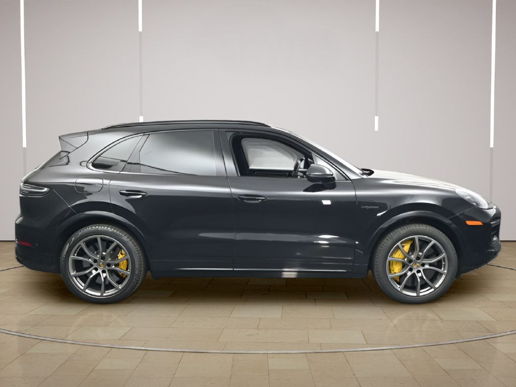 Certified 2022 Porsche Cayenne Turbo S AWD/4WD image 26