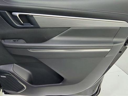 Used 2025 Buick Enclave Preferred image 33