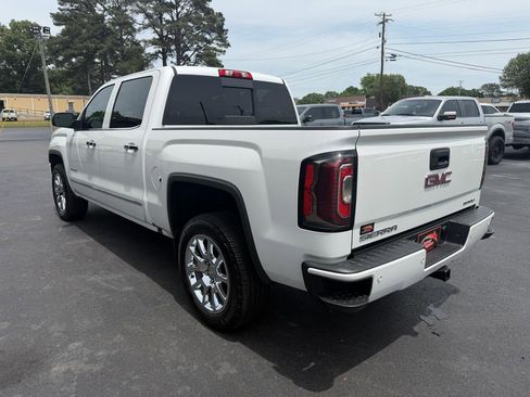 Used 2016 GMC Sierra 1500 Denali w/ Enhanced Driver Alert Package AWD/4WD image 2