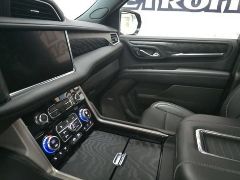 Used 2023 GMC Yukon Denali AWD/4WD image 20