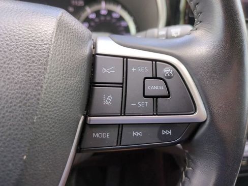 Used 2023 Toyota Highlander XLE FWD image 26