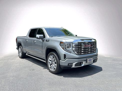Used 2025 GMC Sierra 1500 Denali w/ Denali Reserve Package AWD/4WD image 2