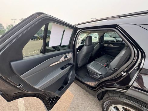 Used 2025 Ford Explorer Active w/ Active Comfort Package AWD/4WD image 23