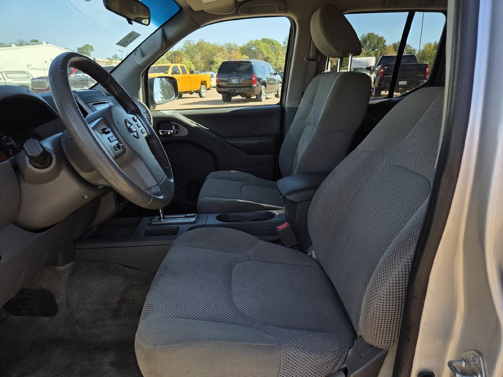 Used 2018 Nissan Frontier SV RWD image 15