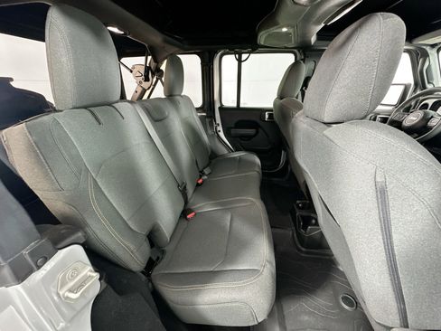 Used 2024 Jeep Wrangler Willys image 25