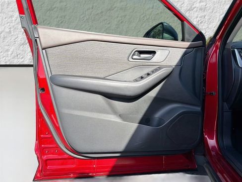 Used 2021 Nissan Rogue S FWD image 20
