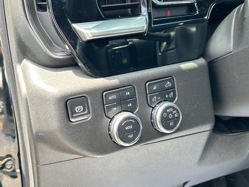 Used 2025 GMC Sierra 1500 SLT w/ SLT Premium Plus Package AWD/4WD image 34