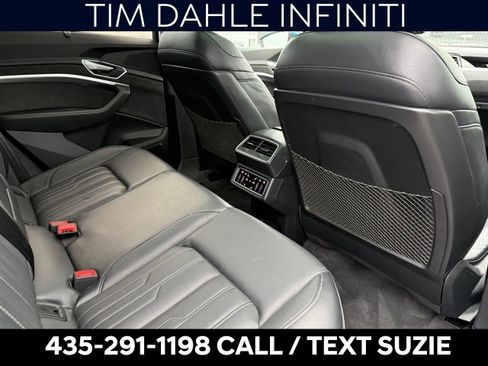 Used 2021 Audi e-tron Prestige w/ Prestige Package image 17