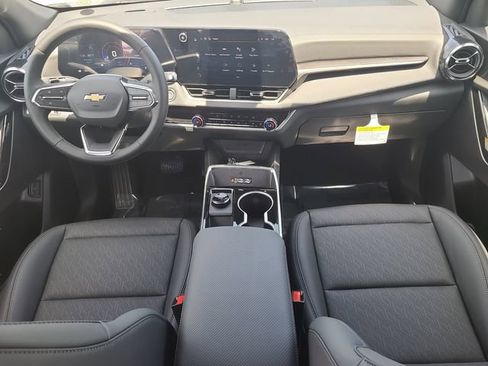 New 2026 Chevrolet Equinox LT w/ Convenience Package II FWD image 11
